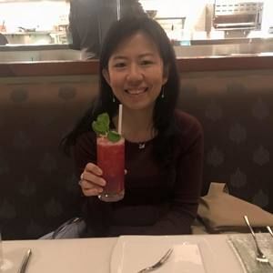 Meet your Posher, Claudia